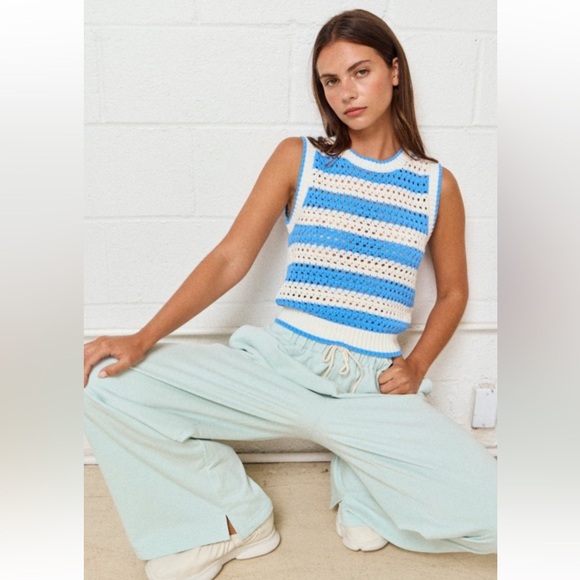 591. Wide leg high rise loose sweat pant in Lt sage green - Picture 3 of 3